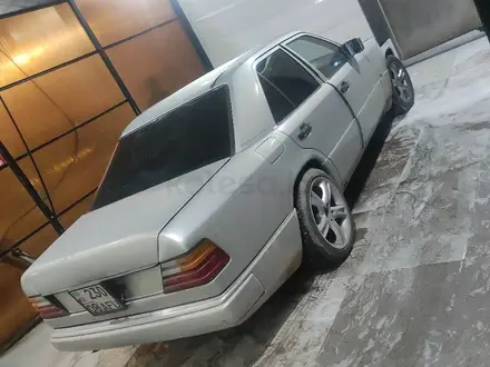 Mercedes-Benz E 230 1991 года за 1 200 000 тг. в Алматы – фото 2