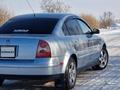 Volkswagen Passat 2003 годаfor2 950 000 тг. в Астана – фото 5