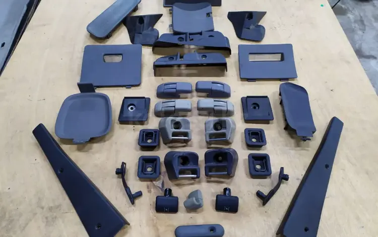 Заглушки пластик по салону r20 за 2 000 тг. в Алматы