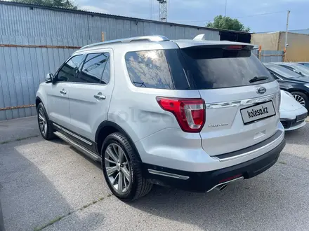 Ford Explorer 2018 года за 15 500 000 тг. в Алматы – фото 3