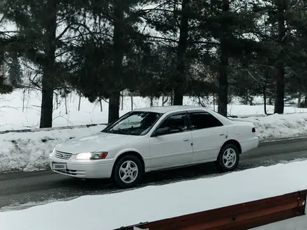 Toyota Camry 1997 года за 2 600 000 тг. в Алматы – фото 4