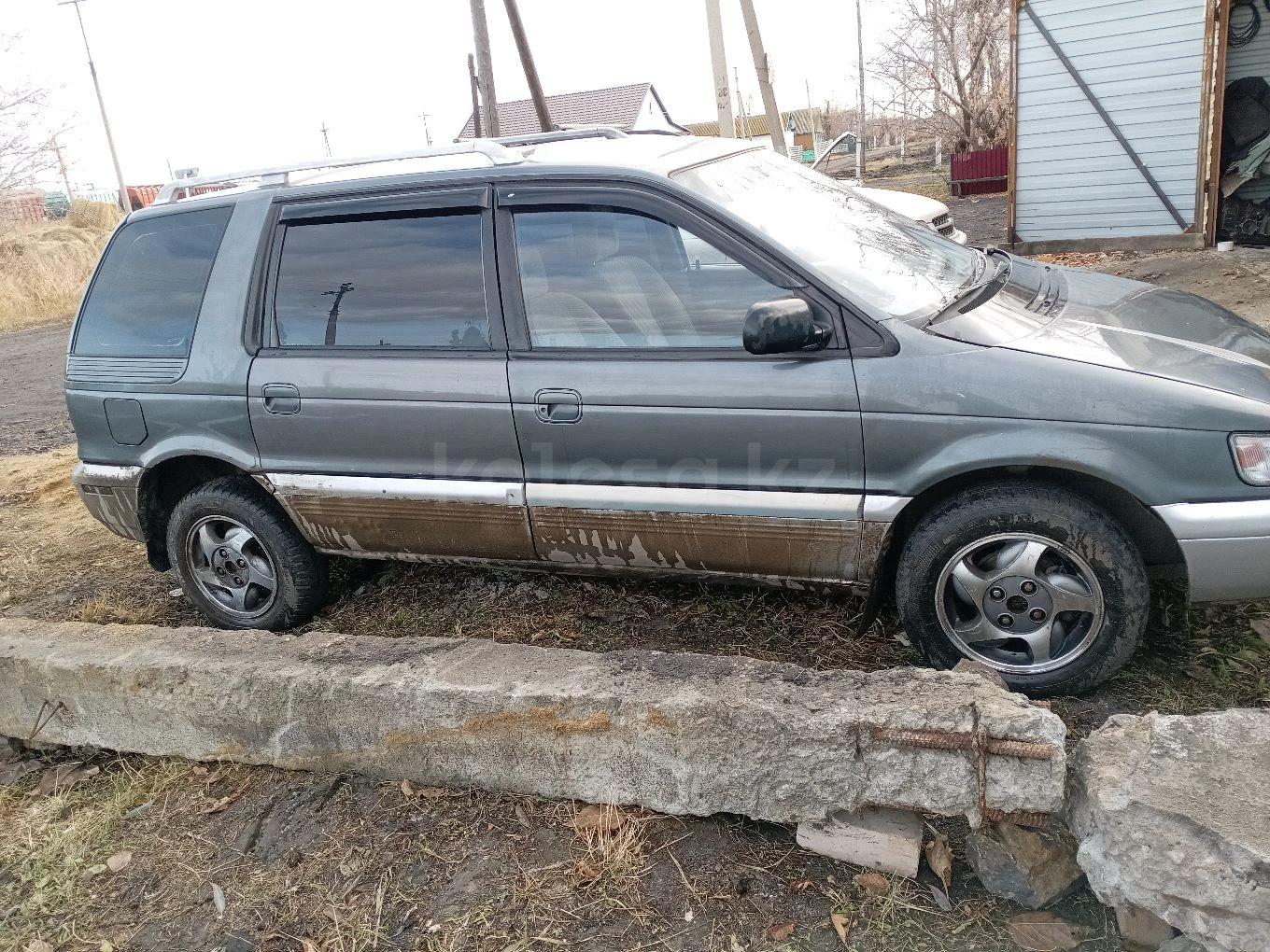 Mitsubishi Space Wagon 1993 г.