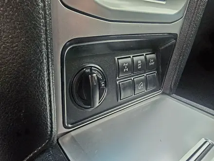 Toyota Land Cruiser Prado 2018 года за 20 300 000 тг. в Алматы – фото 17