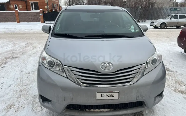 Toyota Sienna 2017 года за 9 000 000 тг. в Астана