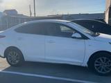 Hyundai Accent 2021 года за 5 600 000 тг. в Костанай