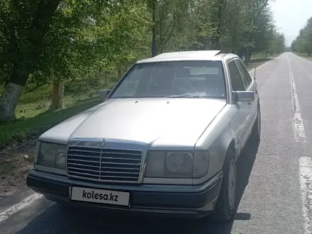 Mercedes-Benz E 220 1992 года за 1 700 000 тг. в Тараз