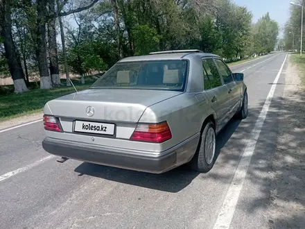 Mercedes-Benz E 220 1992 года за 1 700 000 тг. в Тараз – фото 7