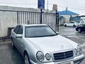 Mercedes-Benz E 200 1997 года за 2 600 000 тг. в Атырау – фото 4