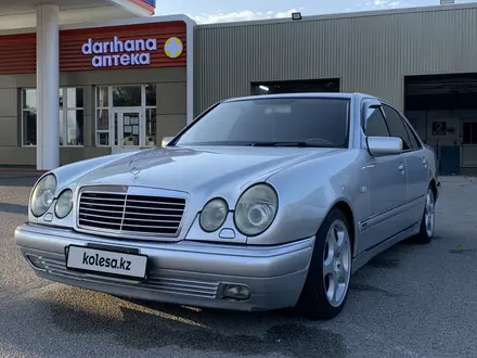 Mercedes-Benz E 320 1999 года за 5 000 000 тг. в Алматы – фото 4