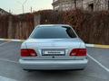 Mercedes-Benz E 240 1998 года за 3 500 000 тг. в Актау – фото 4