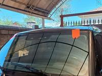 Лобовое стекло Land Rover Defender 2018- за 320 000 тг. в Алматы