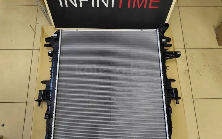 Радиатор охлаждения на Infiniti QX80 за 270 000 тг. в Алматы