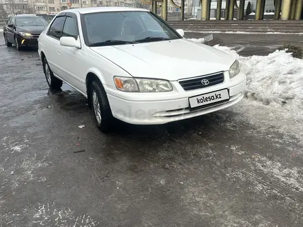 Toyota Camry 2001 года за 4 000 000 тг. в Алматы