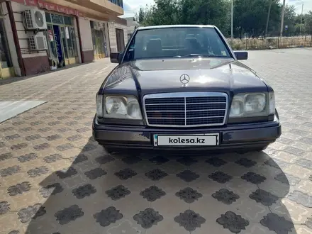 Mercedes-Benz E 220 1993 года за 3 000 000 тг. в Туркестан – фото 3