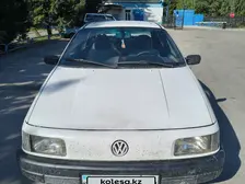 Volkswagen Passat, 1990