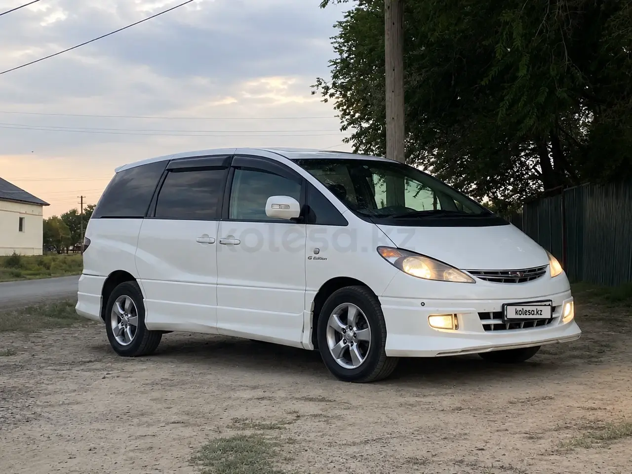 Toyota Estima, 2004