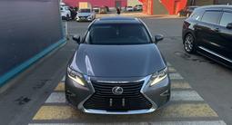 Lexus ES 300h 2016 года за 11 690 000 тг. в Астана – фото 2