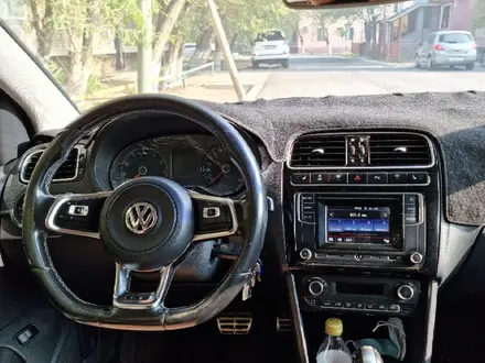 Volkswagen Polo 2016 годаүшін5 400 000 тг. в Атырау – фото 4