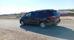 Toyota Sienna 2015 годаfor10 350 000 тг. в Атырау