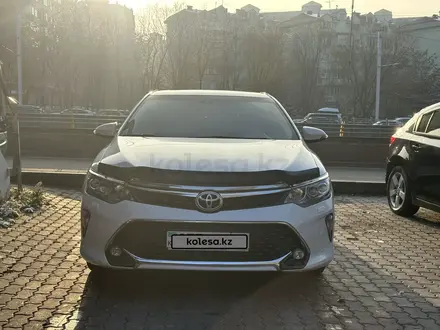 Toyota Camry 2018 года за 13 000 000 тг. в Алматы – фото 4