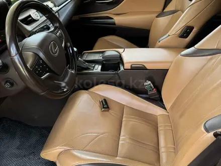 Lexus ES 350 2019 года за 27 000 000 тг. в Шымкент – фото 12