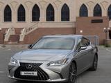 Lexus ES 250 2023 года за 22 300 000 тг. в Астана – фото 2