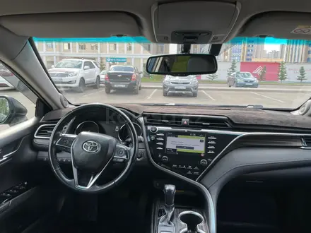 Toyota Camry 2018 года за 14 500 000 тг. в Балхаш – фото 2