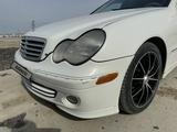 Mercedes-Benz C 240 2005 года за 3 500 000 тг. в Атырау – фото 2