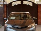 Toyota Camry 2012 годаүшін5 700 000 тг. в Актобе – фото 2