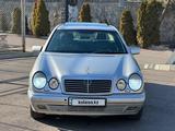 Mercedes-Benz E 320 1998 года за 2 800 000 тг. в Алматы – фото 2