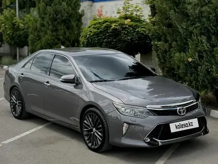 Toyota Camry 2016 года за 12 000 000 тг. в Актобе