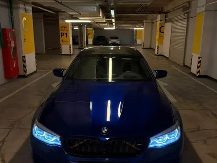 BMW M5 2018 года за 37 000 000 тг. в Алматы – фото 2