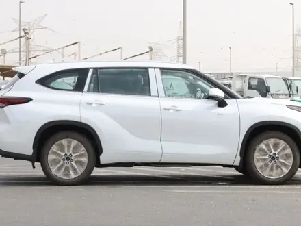 Toyota Highlander Luxe 2025 года за 27 500 000 тг. в Семей – фото 5