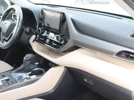 Toyota Highlander Luxe 2025 года за 27 500 000 тг. в Семей – фото 8