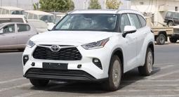 Toyota Highlander Luxe 2025 года за 27 500 000 тг. в Семей