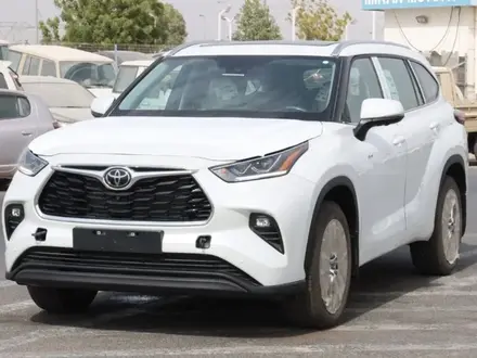 Toyota Highlander Luxe 2025 года за 27 500 000 тг. в Семей