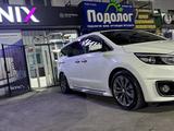 Kia Carnival 2017 года за 11 000 000 тг. в Кызылорда – фото 3