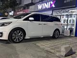 Kia Carnival 2017 года за 11 000 000 тг. в Кызылорда – фото 2