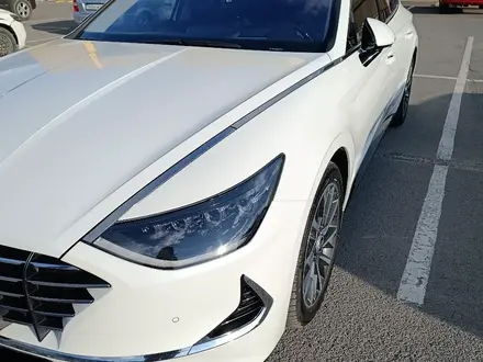 Hyundai Sonata 2020 года за 10 200 000 тг. в Караганда – фото 2