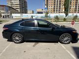 Toyota Camry 2020 года за 7 500 000 тг. в Актобе – фото 4