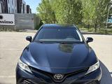 Toyota Camry 2020 года за 7 500 000 тг. в Актобе – фото 5