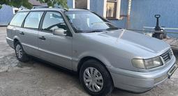 Volkswagen Passat 1993 года за 1 700 000 тг. в Уральск – фото 2