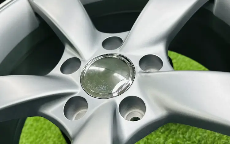 Ауди R17: 5: 112 за 210 000 тг. в Семей