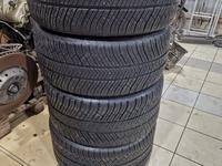 Зимние шины Michelin 295/35/20 за 180 000 тг. в Алматы