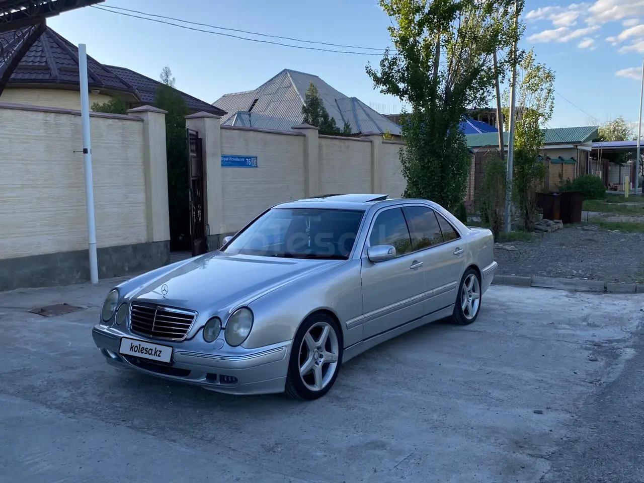 Mercedes-Benz E-Class, 2001