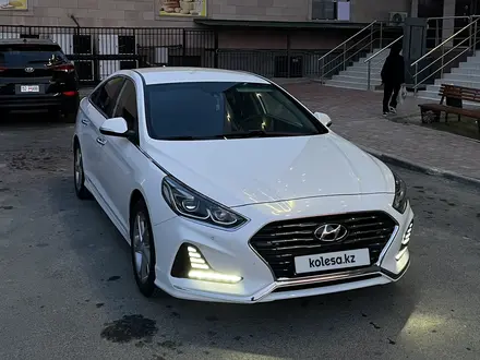 Hyundai Sonata 2019 года за 10 700 000 тг. в Шымкент – фото 2