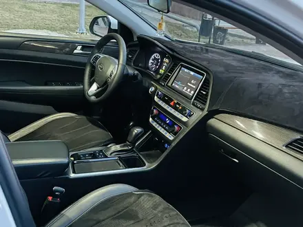 Hyundai Sonata 2019 года за 10 700 000 тг. в Шымкент – фото 9