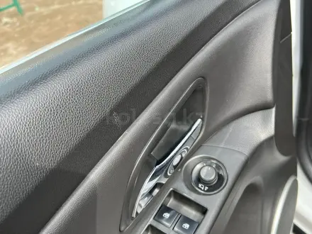 Chevrolet Cruze 2013 года за 4 350 000 тг. в Караганда – фото 11
