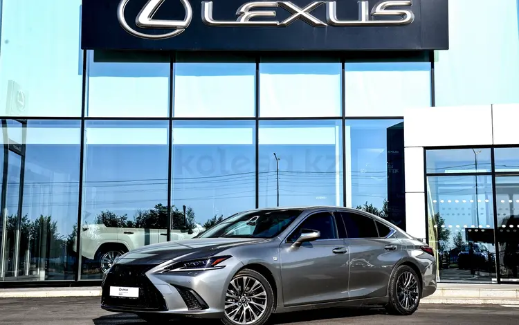 Lexus ES 250 2021 года за 23 000 000 тг. в Шымкент