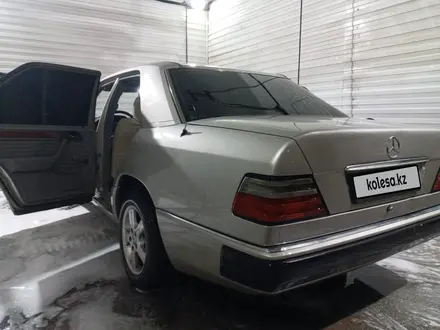 Mercedes-Benz E 230 1991 года за 2 000 000 тг. в Караганда – фото 4